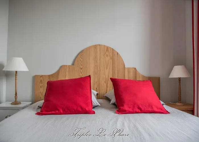 La Venelle Des Greniers A Sel * Honfleur