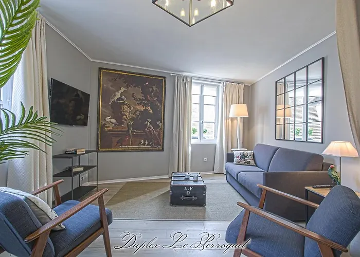 La Venelle Des Greniers A Sel * Honfleur